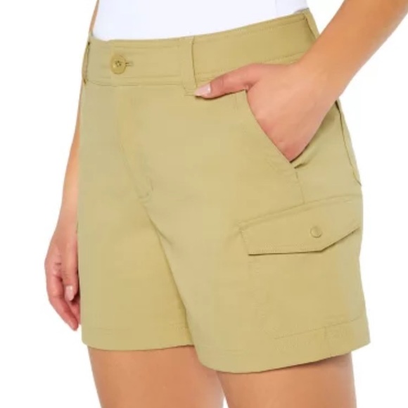 Eddie Bauer Pants - 4️⃣ Eddie Bauer Cargo shorts 5" NWT khaki